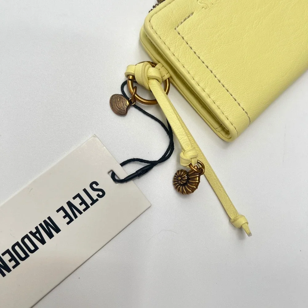 Steve Madden BBertie Yellow Bifold Card Case Wallet Seashell Charms